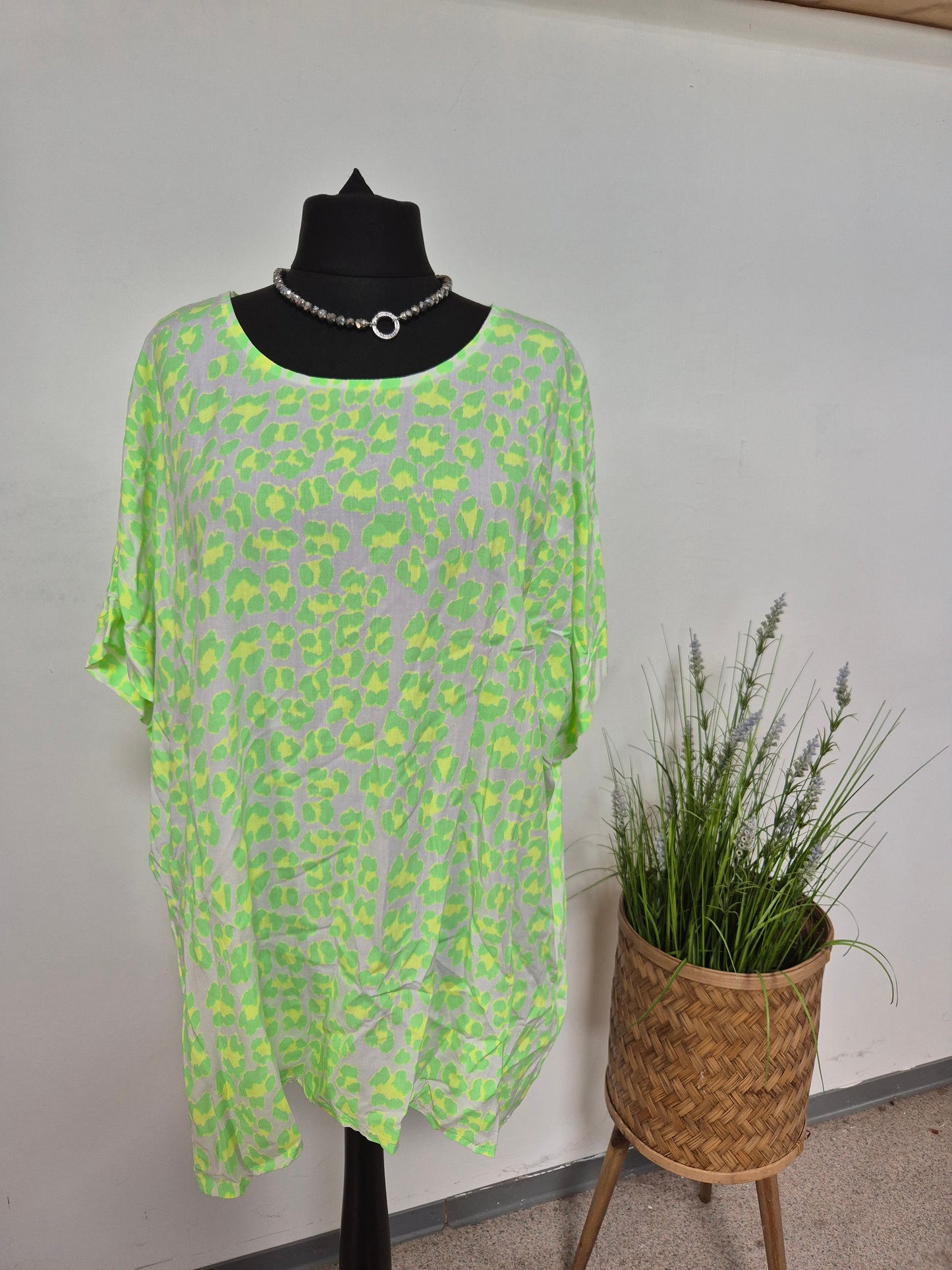 Leoshirts Neon