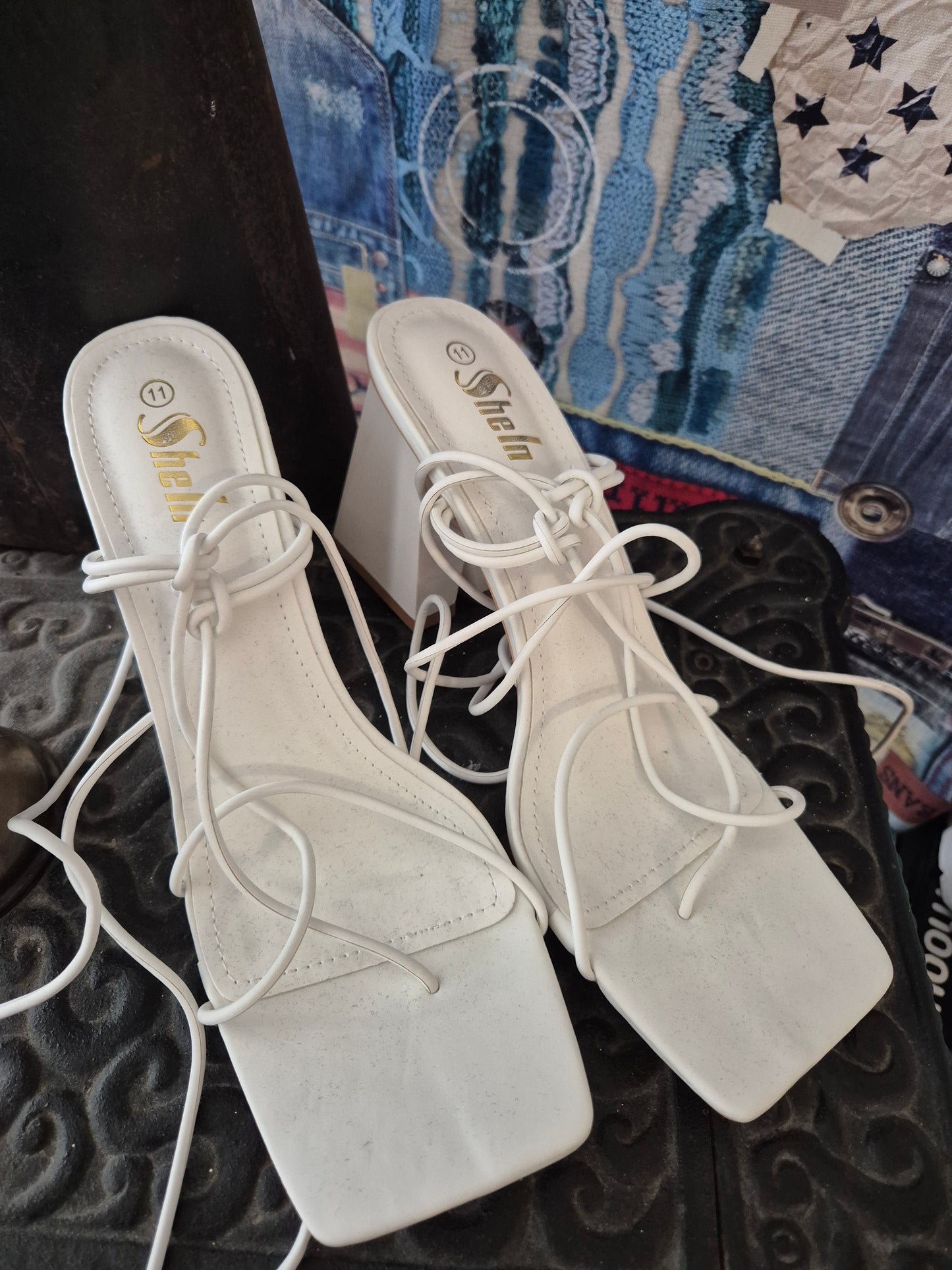 Schnürrheels weiß