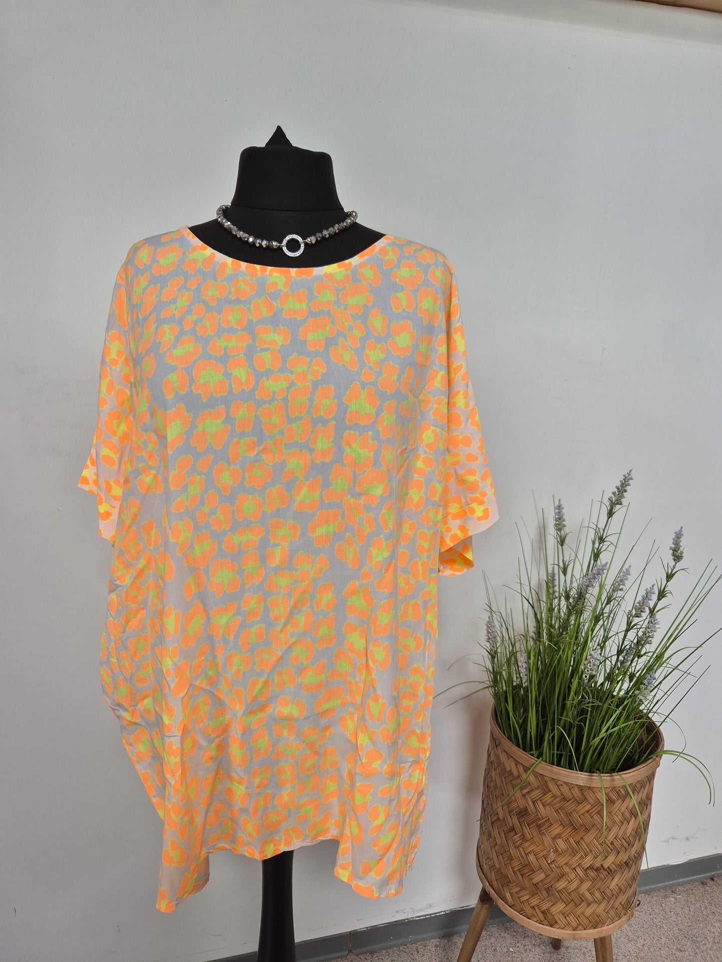 Leoshirts Neon