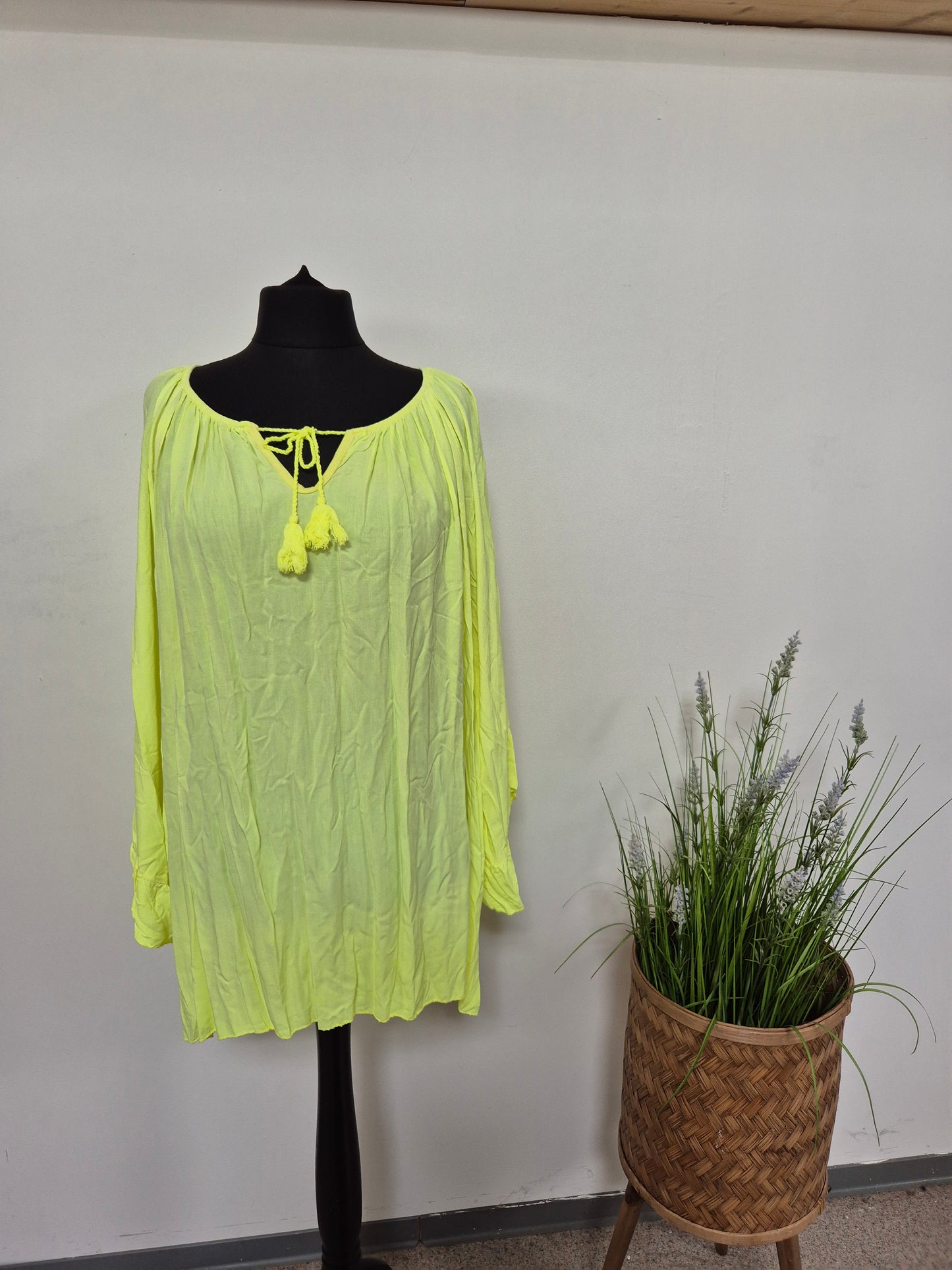 Leichte Sommertuniken Raffarm