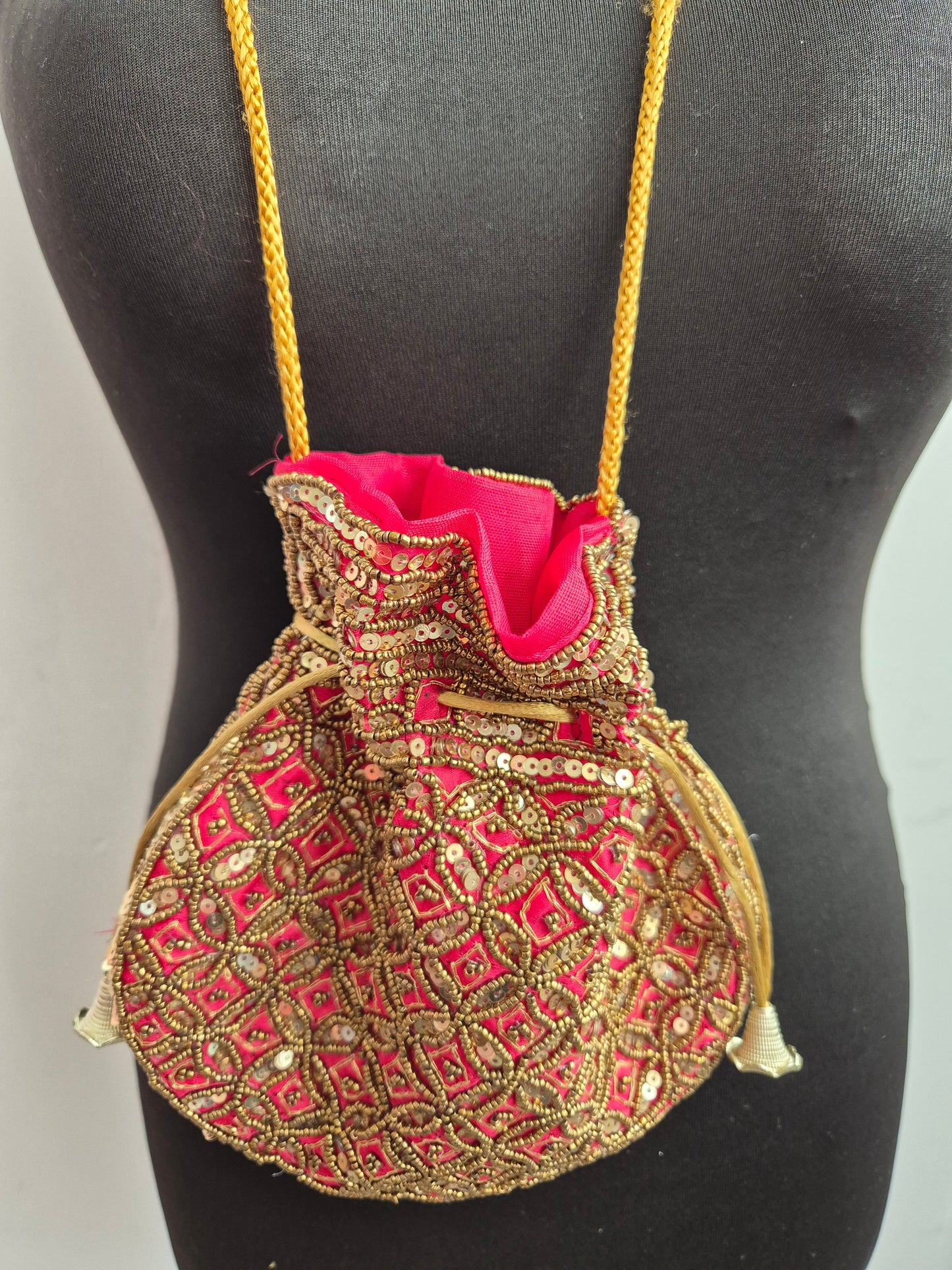 Beuteltasche Gold