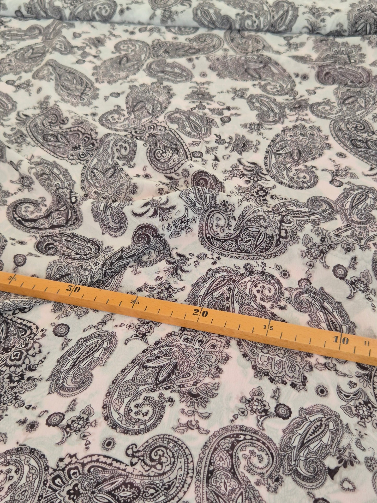 Voileprint Paisley