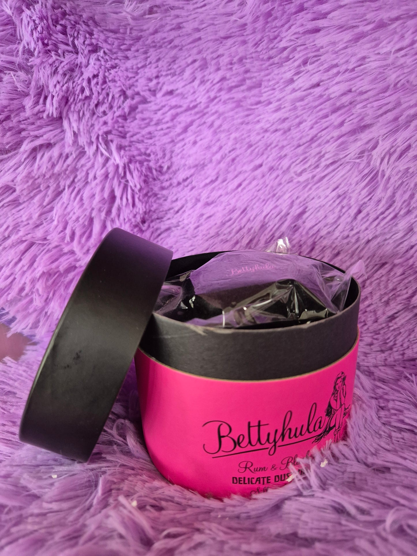 Bettyhula Body Powder Rum&Blackcurrant