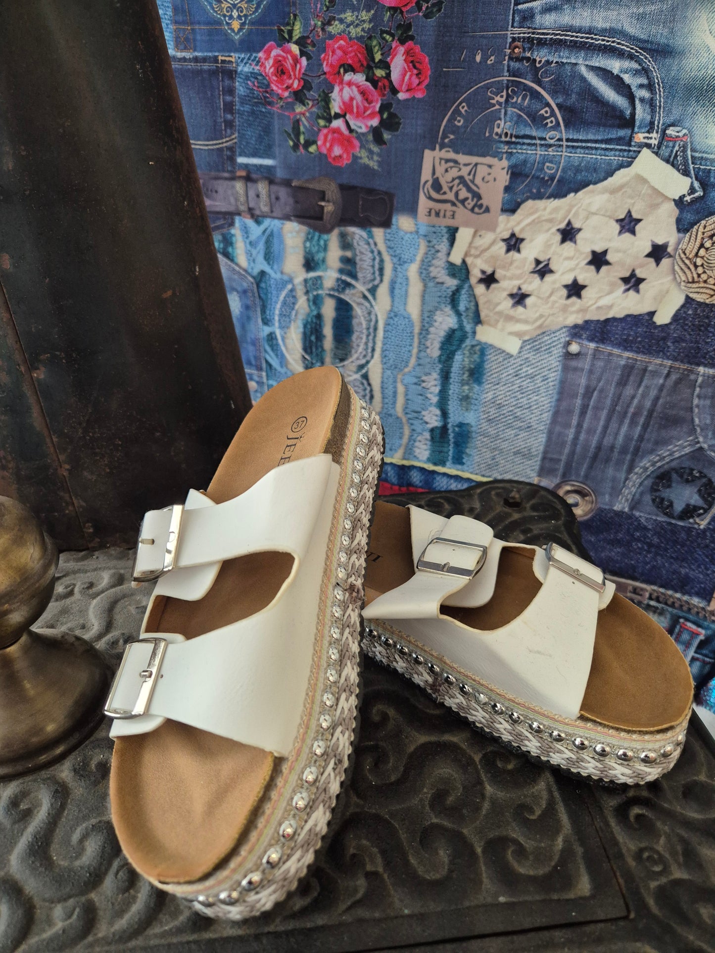 Sandalen weiß Nieten