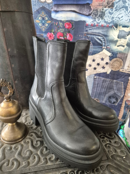 Boots Black