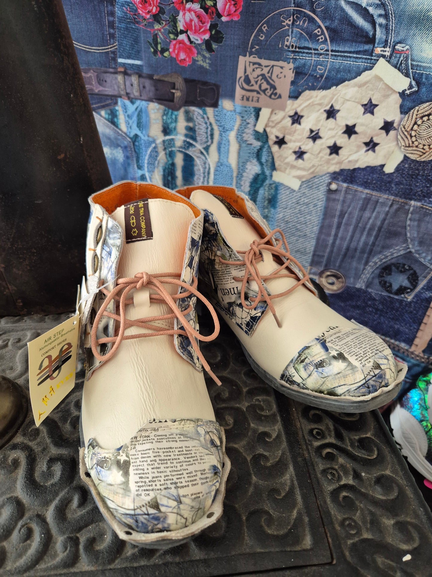 Boots Zeitungsprint Maya