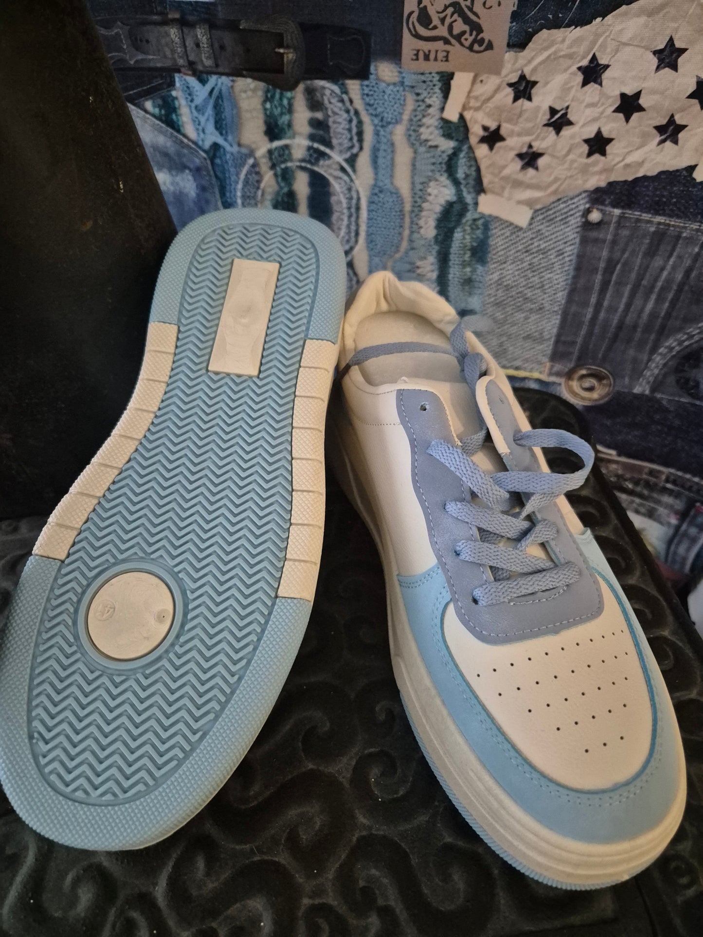 Sneaker hellblau