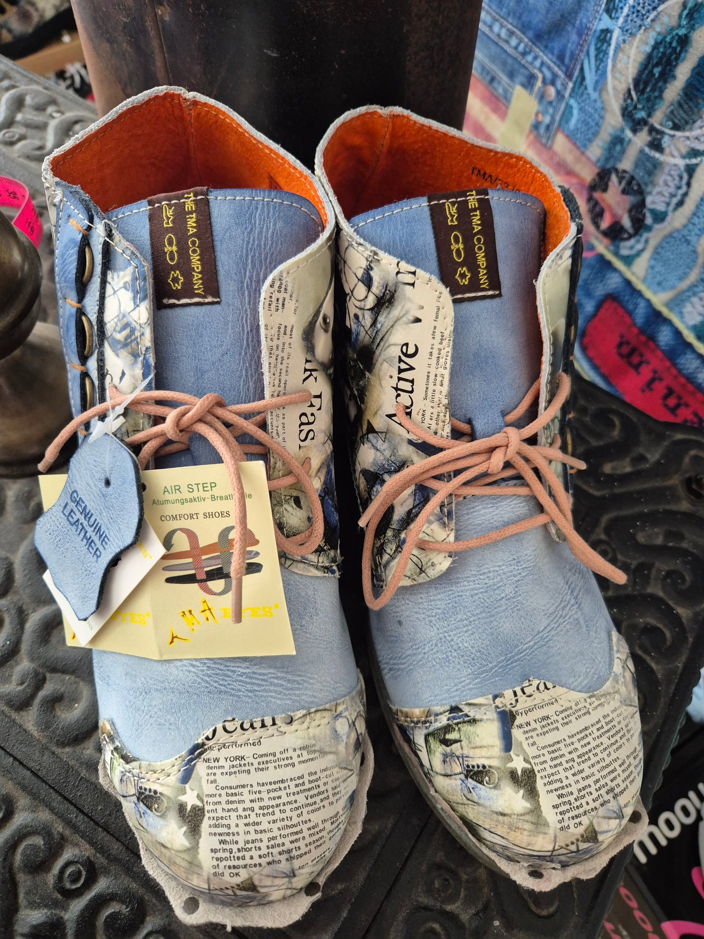 Boots Zeitungsprint Maya