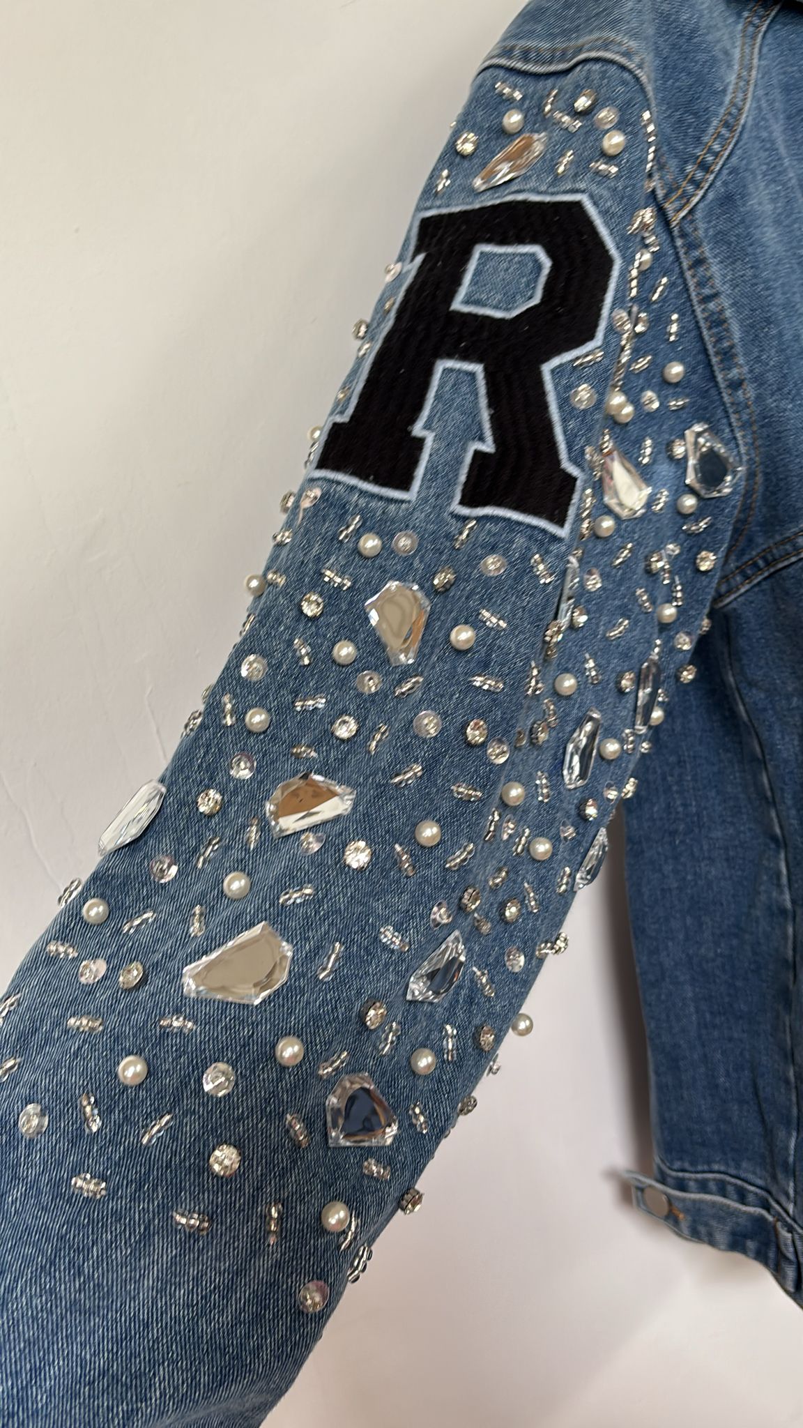 Jeansjacke Diamantärmel