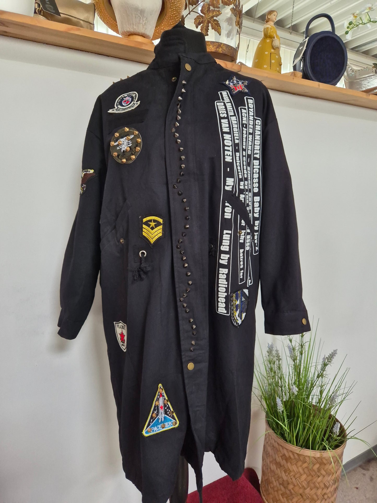 Patch Mantel mit Spikes