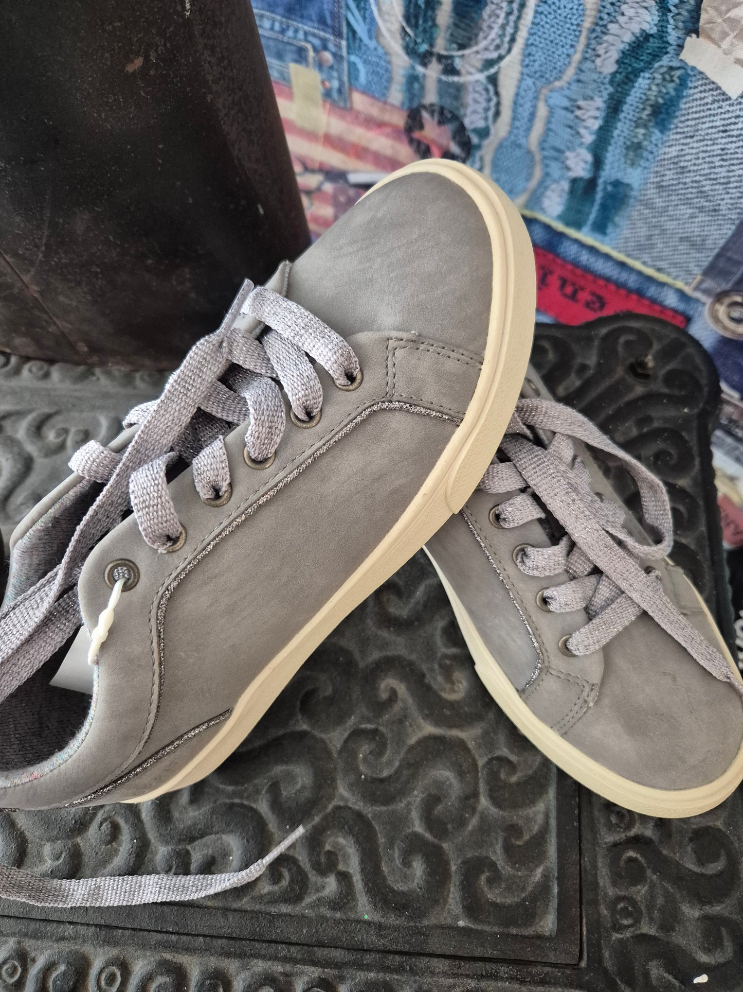 Sneaker grau Esprit