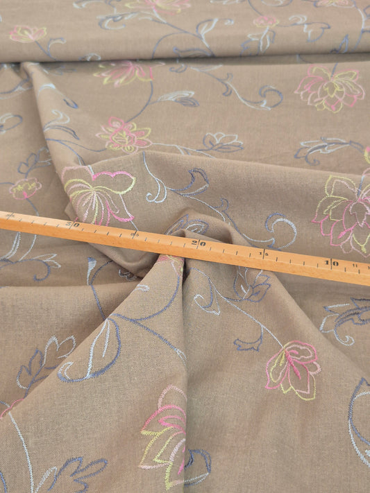 Leinenmix Blumenstick Braun