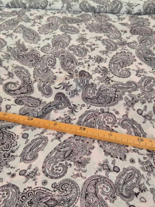 Voileprint Paisley