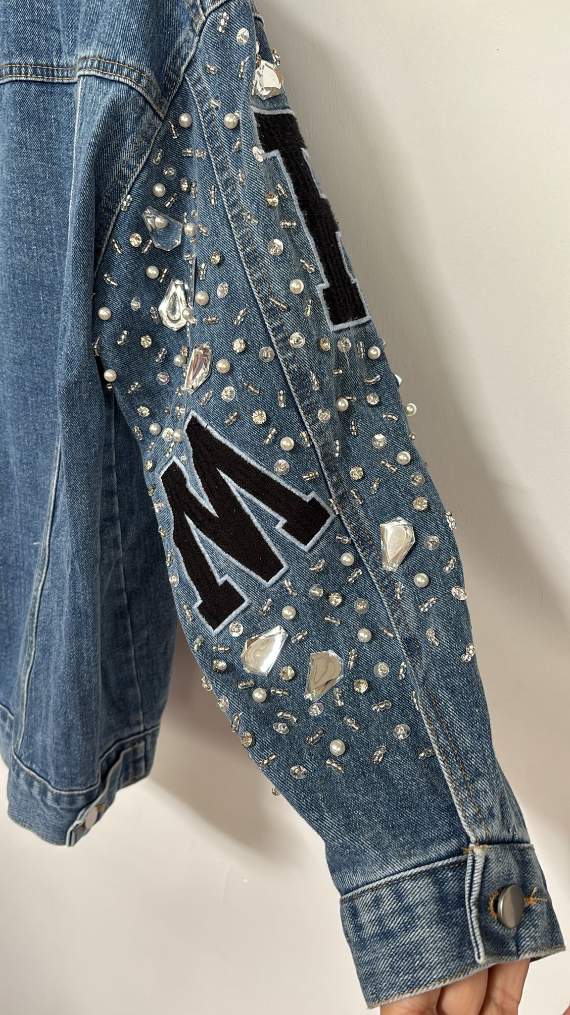 Jeansjacke Diamantärmel
