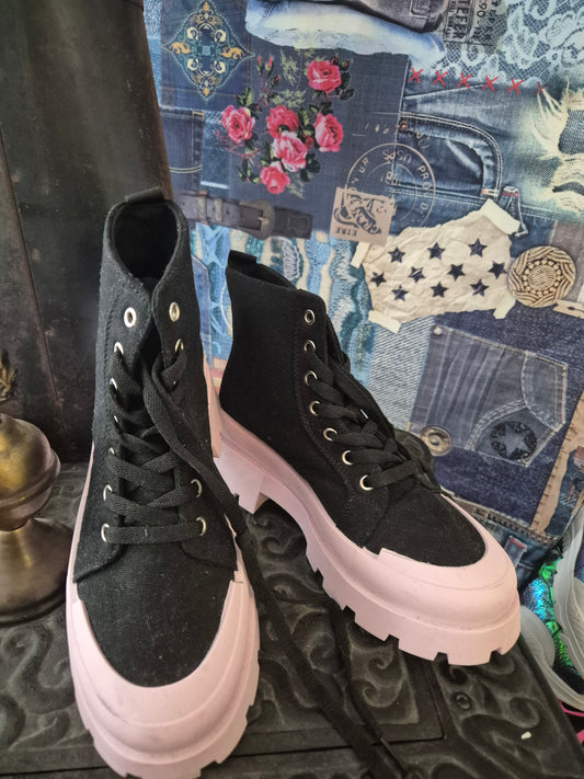 Boots Schnürung