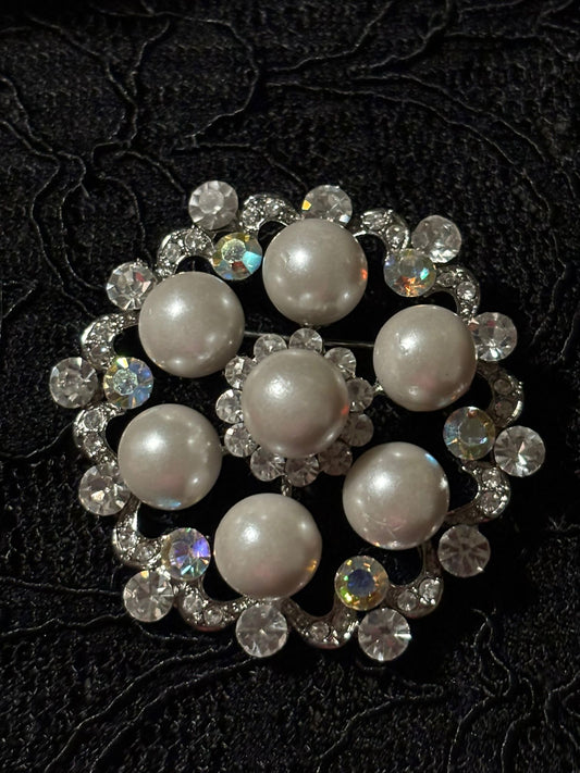 Brosche Perle